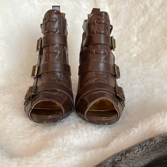 Great condition brown peep toe shoes with side buckles - size 9.5 - Picture 5 of 7